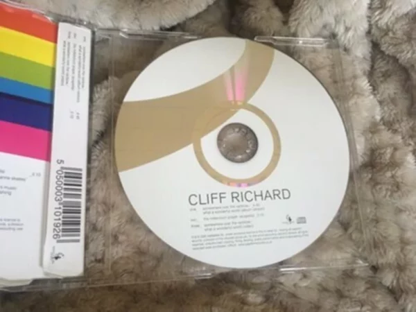 Somewhere Over the Rainbow Cliff Richard 2001 CD Top-quality Free UK shipping