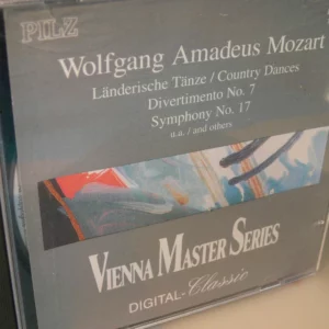 Landler Dances / Divertimento 7