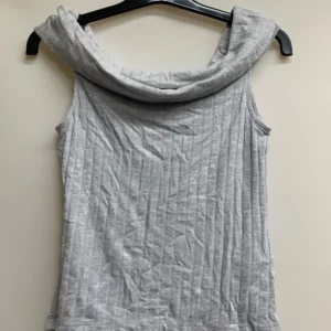 New Look Petite Gray Top